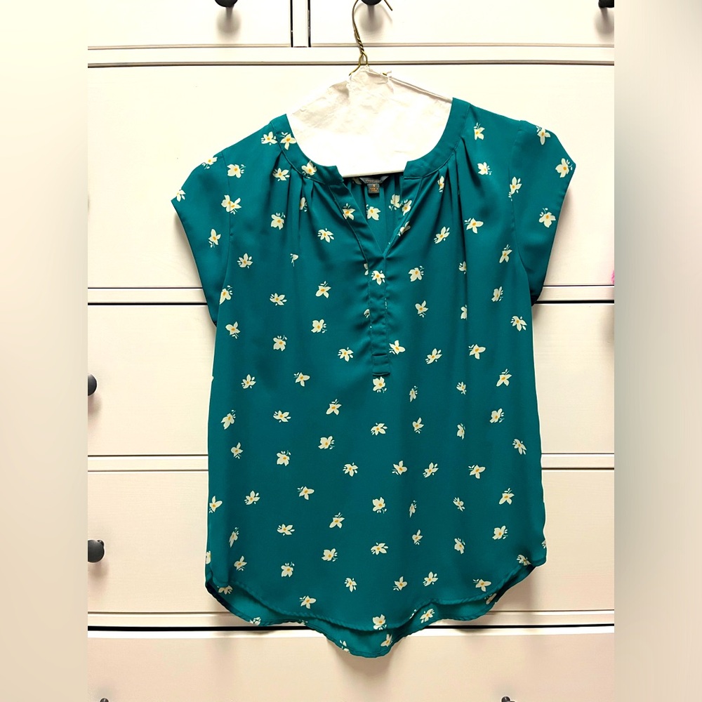 41 Hawthorn Short Sleeve top - Size Small